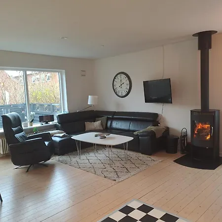 Beliggende Hyggeligt Med 8 Sovepladser 130m2 Med Pejs