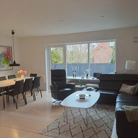 Appartement Beliggende Hyggeligt Med 8 Sovepladser 130m2 Med Pejs *